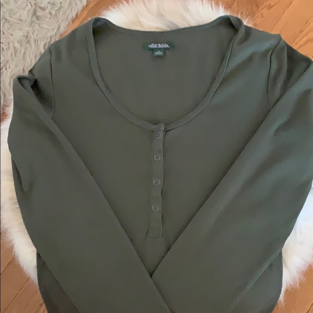 Woman’s long sleeve shirt - Picture 1 of 5